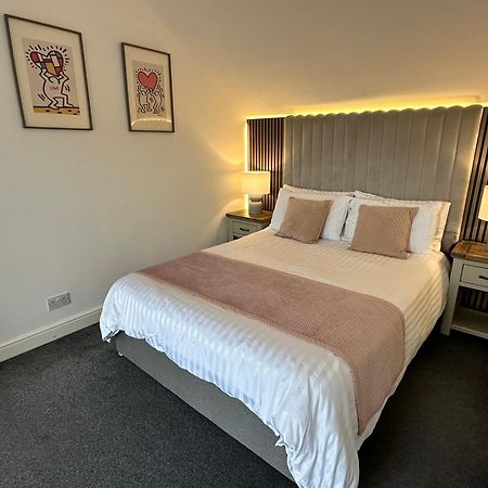 Waterside Mufc & Trafford Centre Townhouse 4 Bedroom Free Parking مانشستر المظهر الخارجي الصورة