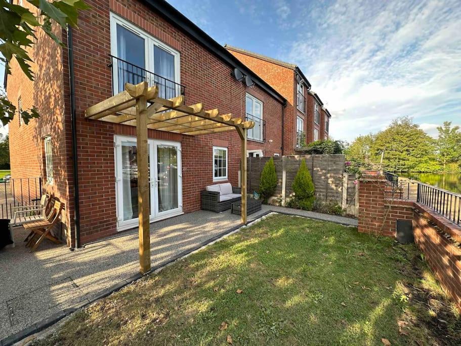 Waterside Mufc & Trafford Centre Townhouse 4 Bedroom Free Parking مانشستر المظهر الخارجي الصورة
