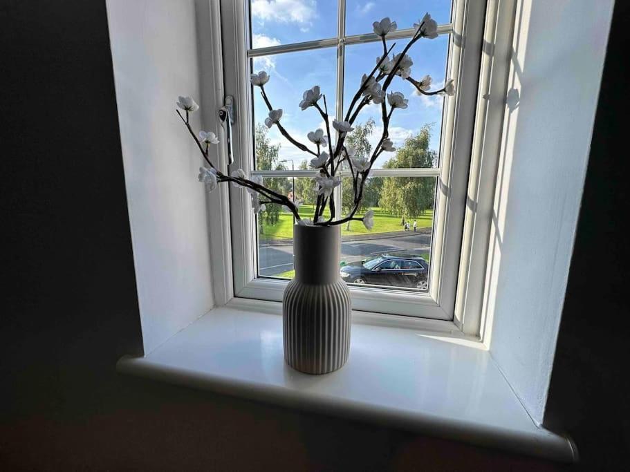 Waterside Mufc & Trafford Centre Townhouse 4 Bedroom Free Parking مانشستر المظهر الخارجي الصورة