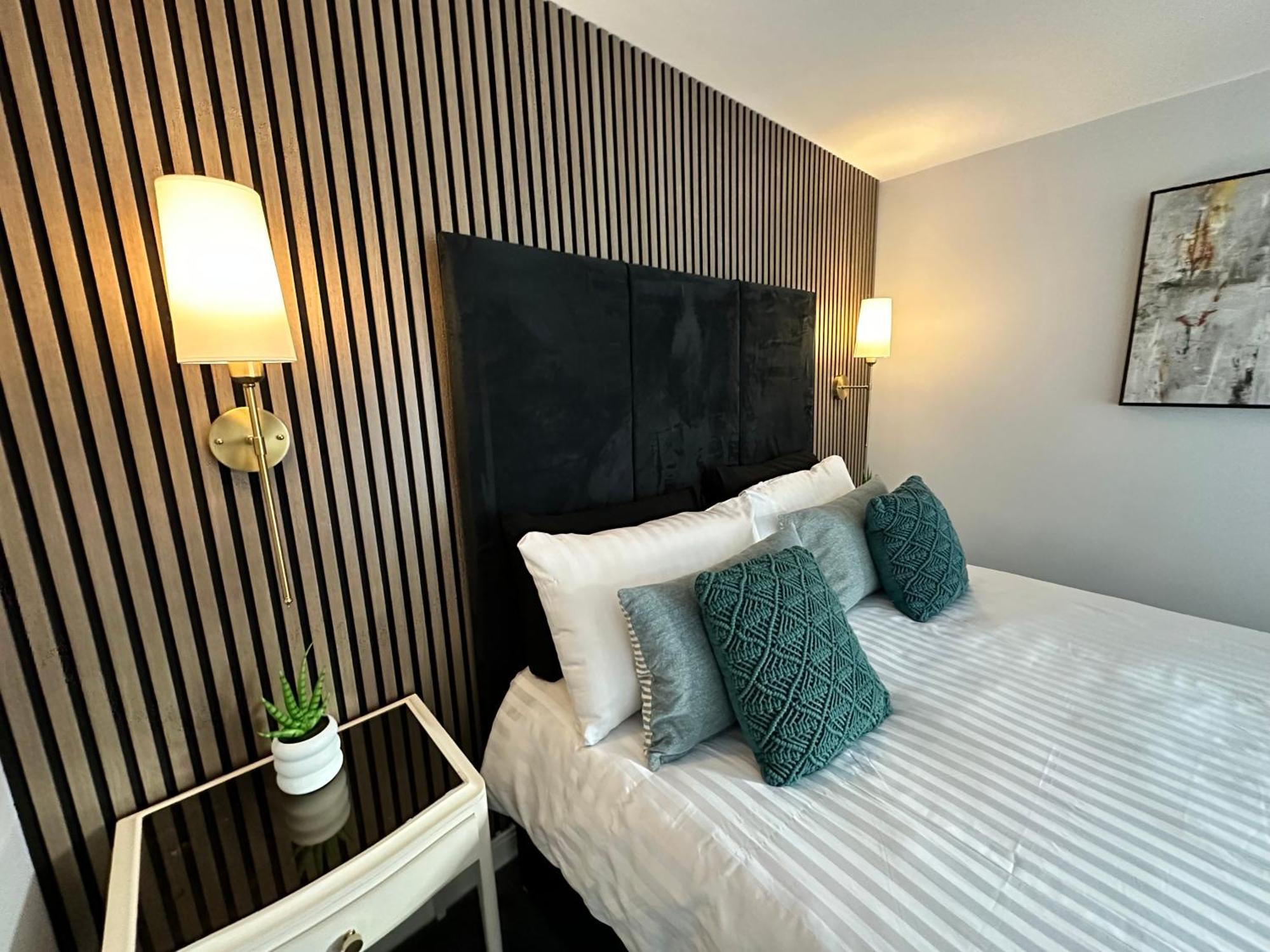 Waterside Mufc & Trafford Centre Townhouse 4 Bedroom Free Parking مانشستر المظهر الخارجي الصورة