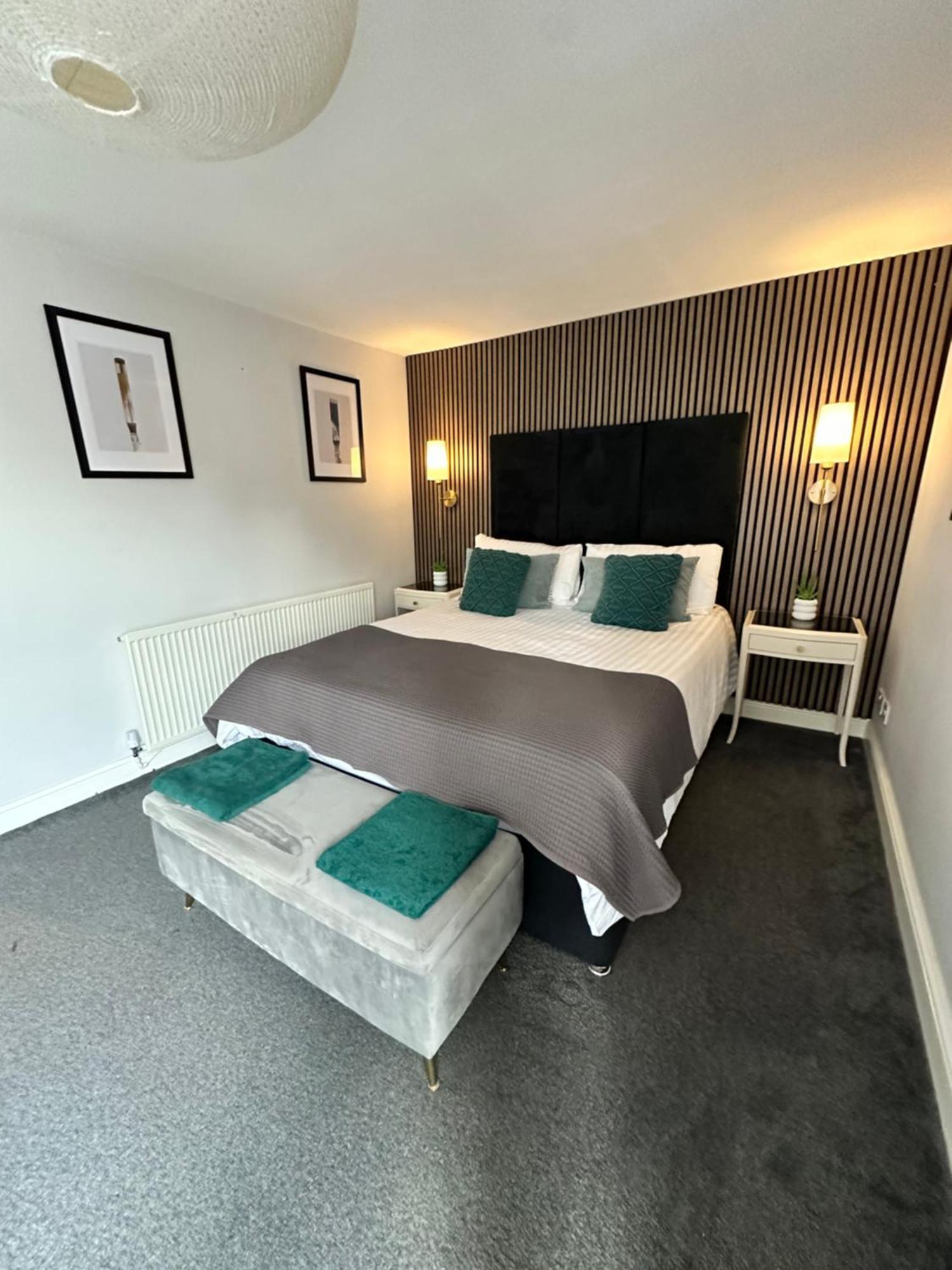 Waterside Mufc & Trafford Centre Townhouse 4 Bedroom Free Parking مانشستر المظهر الخارجي الصورة